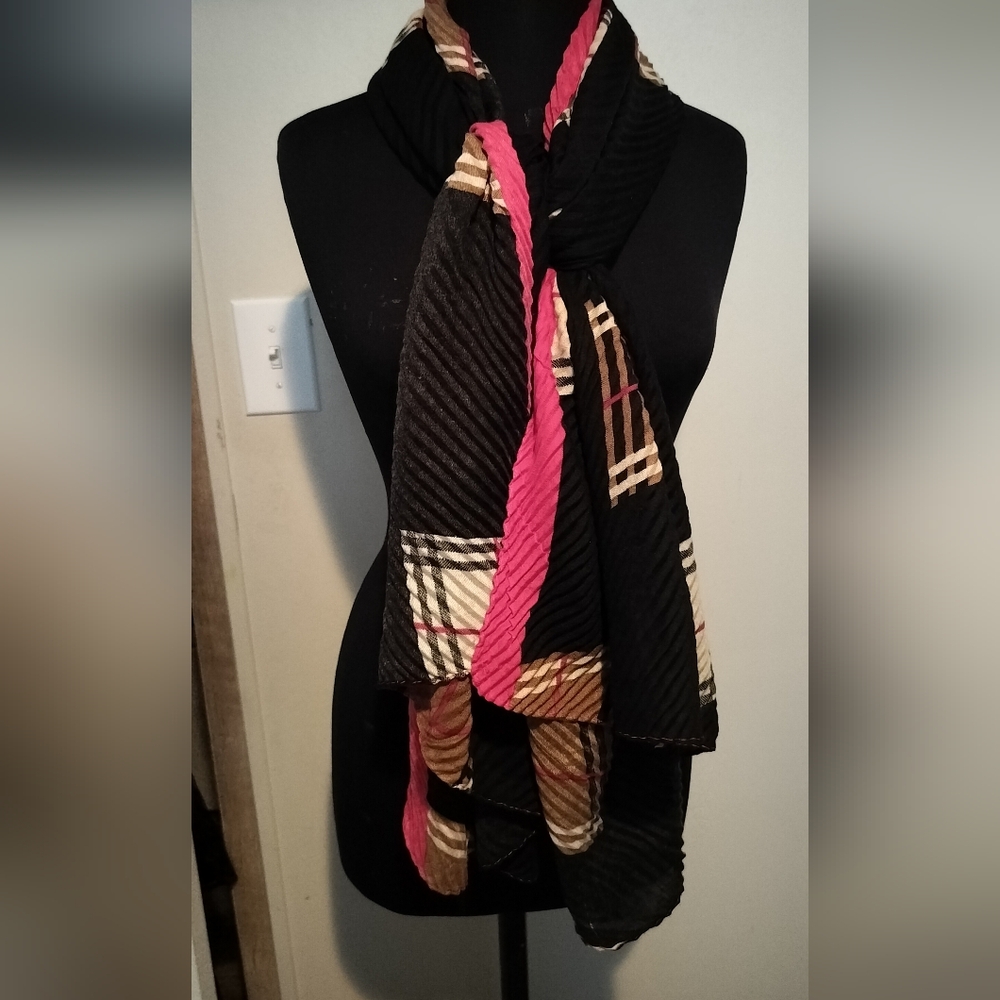 Elegant Black and Red Patterned Scarf